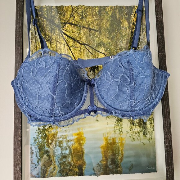 New VS lace BRA 32D - Picture 1 of 3
